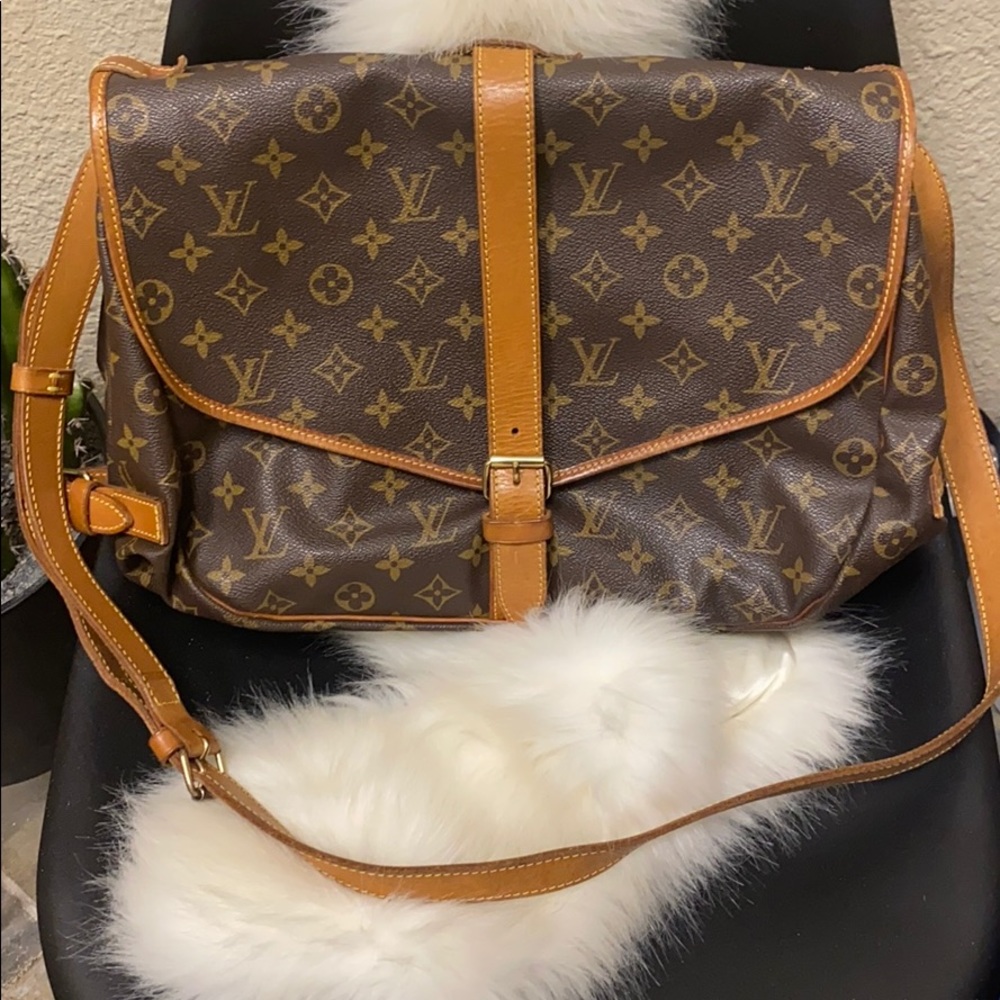 ✖️🔴Sold🔴✖️Louis Vuitton Saumur 35